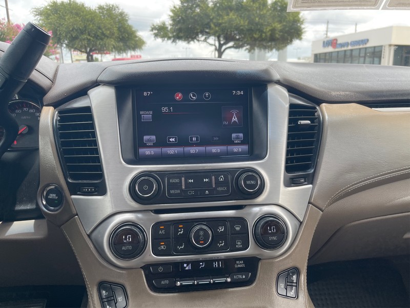 GMC Yukon Vehicle Full-screen Gallery Image 07