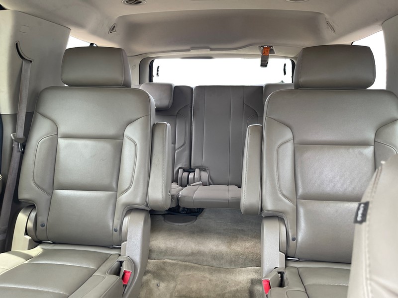 GMC Yukon Vehicle Full-screen Gallery Image 08