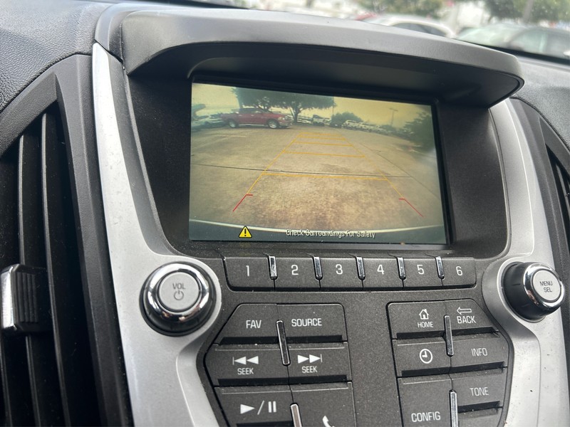 Chevrolet Equinox Vehicle Full-screen Gallery Image 17
