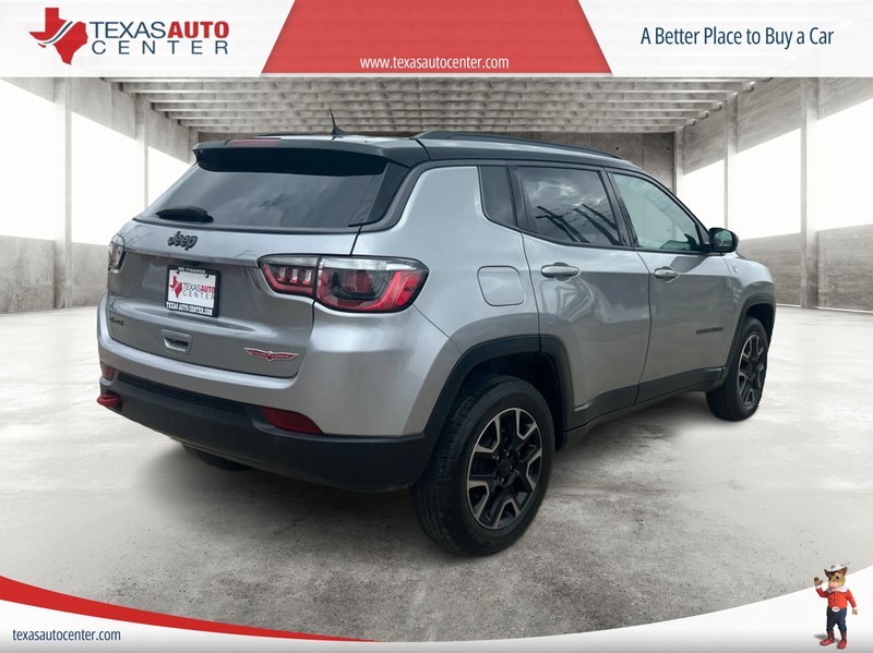Jeep Compass Vehicle Full-screen Gallery Image 07