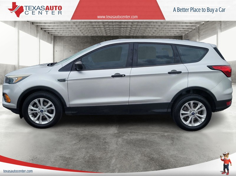 Ford Escape Vehicle Full-screen Gallery Image 05