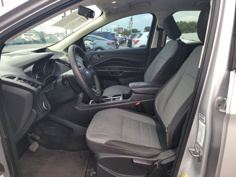 Ford Escape Vehicle Full-screen Gallery Image 09
