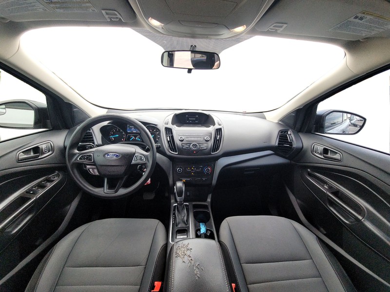 Ford Escape Vehicle Full-screen Gallery Image 15