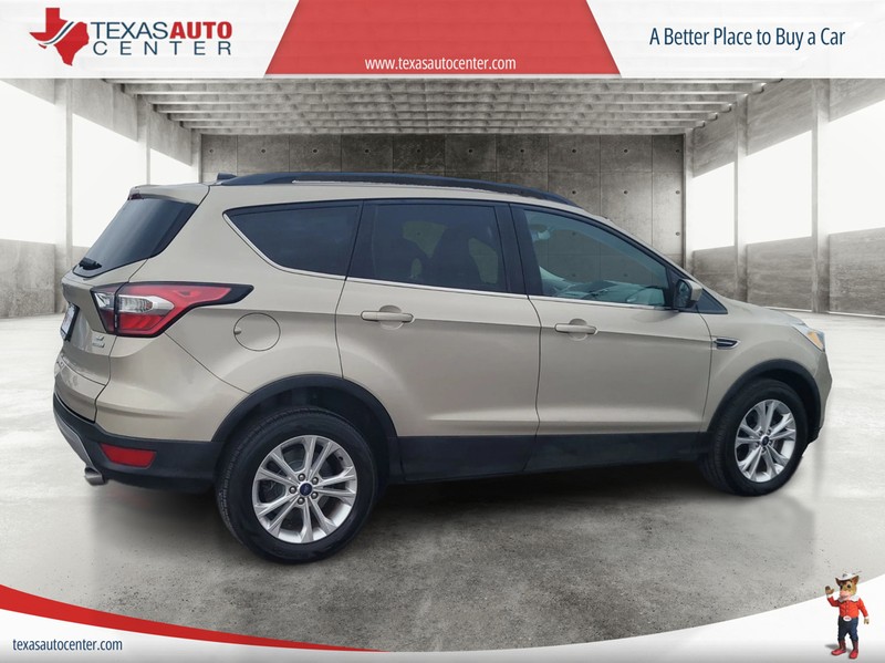 Ford Escape Vehicle Full-screen Gallery Image 07