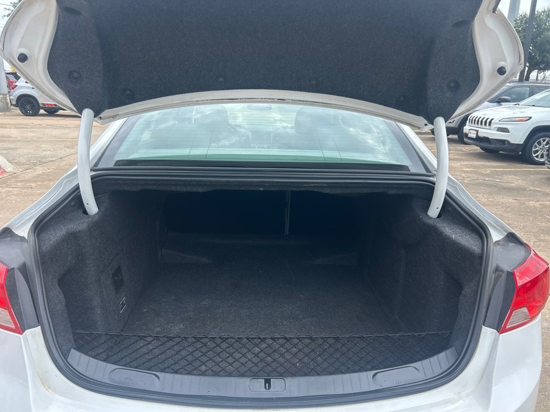Chevrolet Impala Vehicle Full-screen Gallery Image 11
