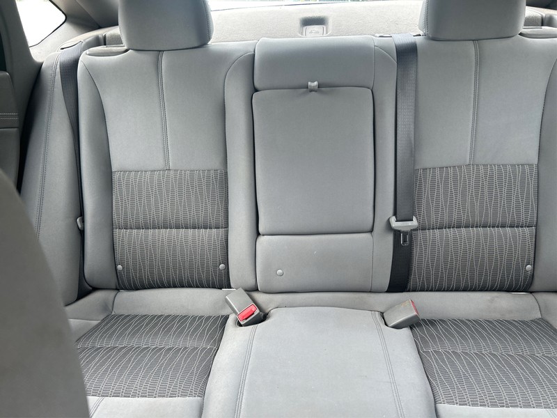 Chevrolet Impala Vehicle Full-screen Gallery Image 13