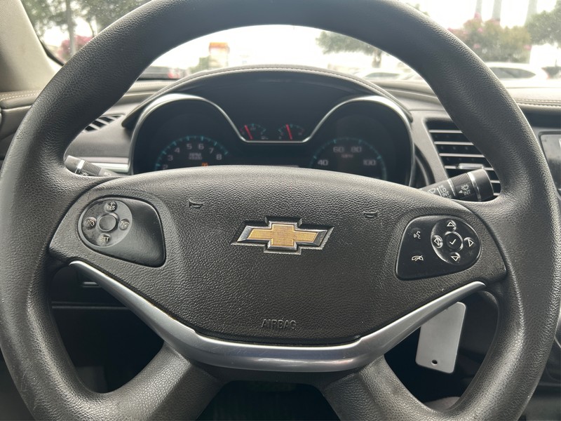 Chevrolet Impala Vehicle Full-screen Gallery Image 14