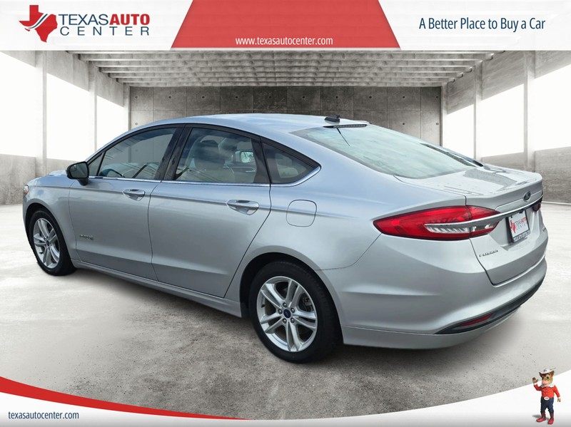 Ford Fusion Hybrid Vehicle Full-screen Gallery Image 08
