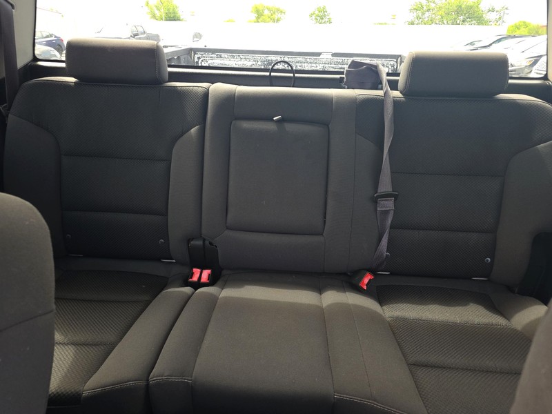 Chevrolet Silverado 1500 Vehicle Full-screen Gallery Image 12