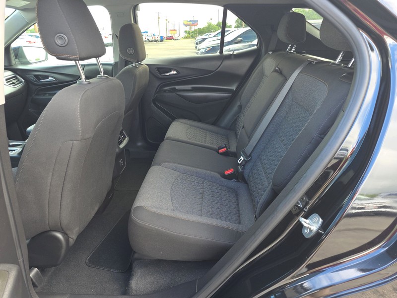 Chevrolet Equinox Vehicle Full-screen Gallery Image 10