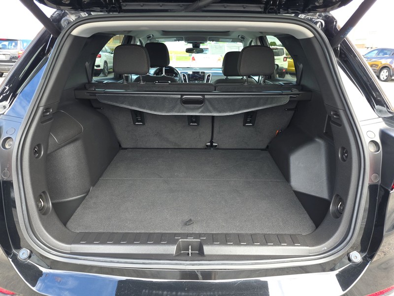 Chevrolet Equinox Vehicle Full-screen Gallery Image 11
