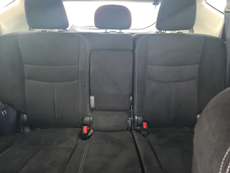 Nissan Murano Vehicle Full-screen Gallery Image 13