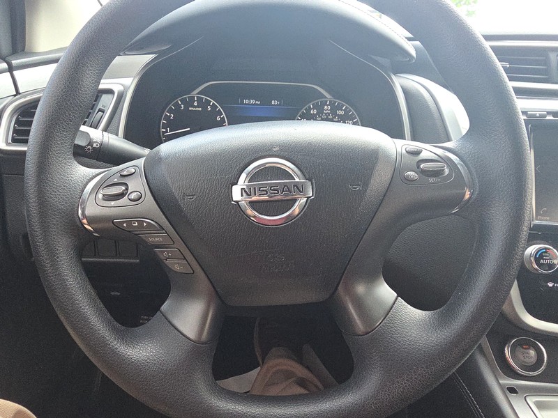 Nissan Murano Vehicle Full-screen Gallery Image 14
