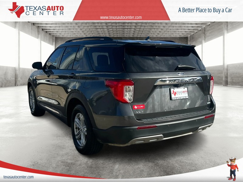 Ford Explorer Vehicle Full-screen Gallery Image 07