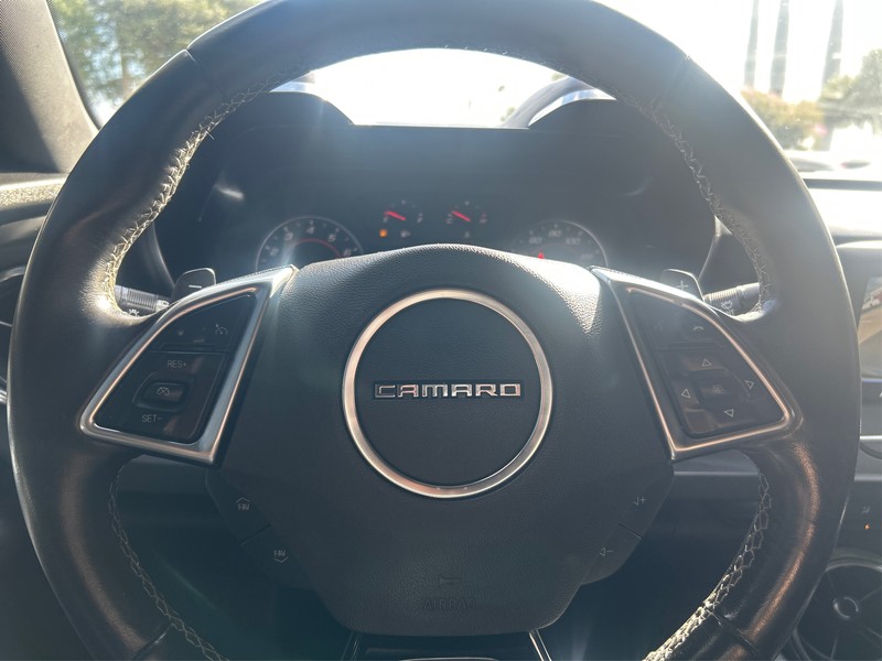 Chevrolet Camaro Vehicle Full-screen Gallery Image 14