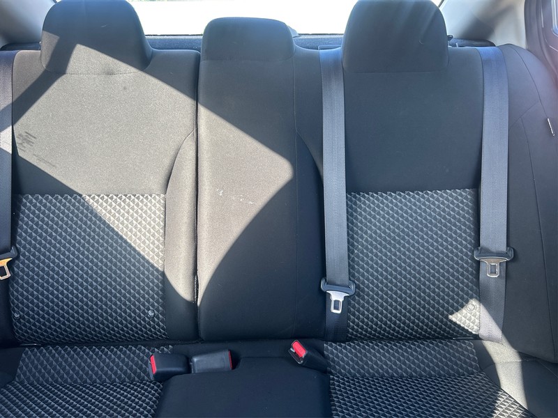 Nissan Versa Vehicle Full-screen Gallery Image 12