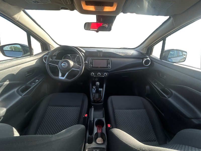 Nissan Versa Vehicle Full-screen Gallery Image 15