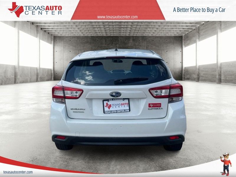 Subaru Impreza Vehicle Full-screen Gallery Image 6