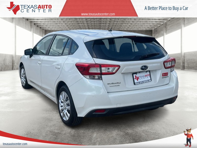 Subaru Impreza Vehicle Full-screen Gallery Image 8