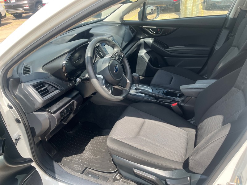 Subaru Impreza Vehicle Full-screen Gallery Image 9