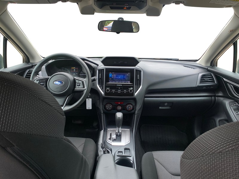 Subaru Impreza Vehicle Full-screen Gallery Image 16