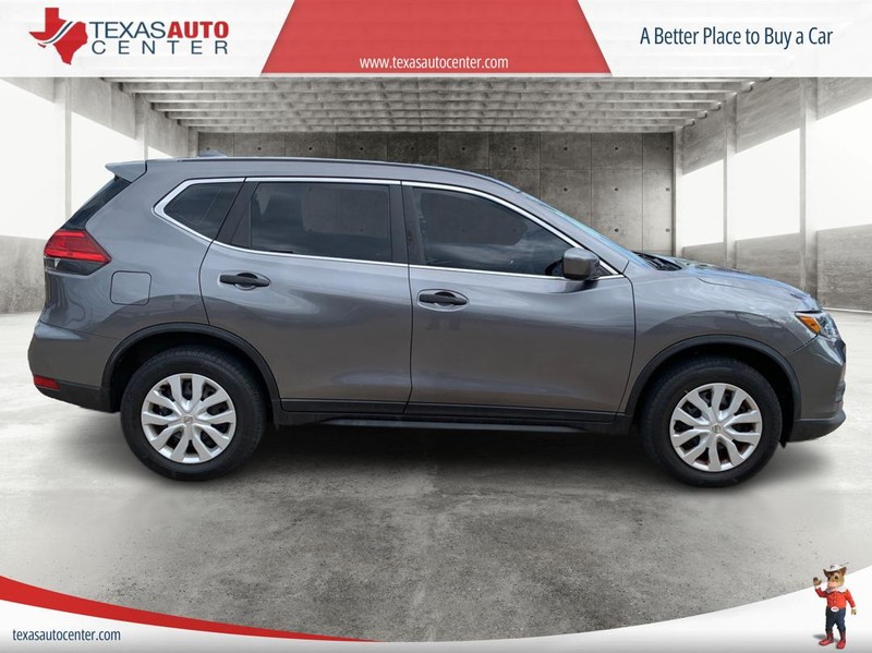 Nissan Rogue Vehicle Full-screen Gallery Image 04