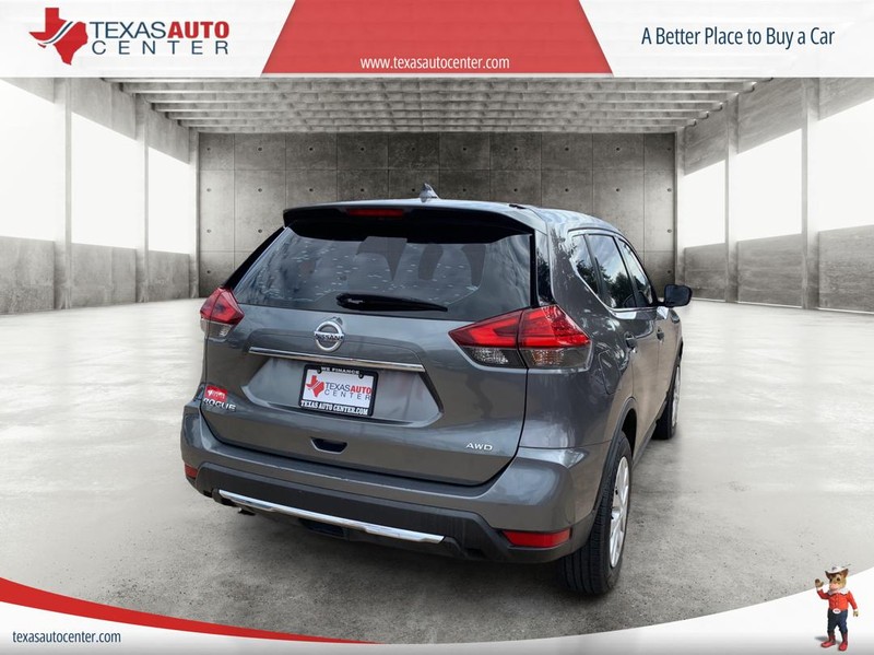 Nissan Rogue Vehicle Full-screen Gallery Image 07