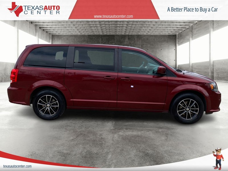 Dodge Grand Caravan Vehicle Full-screen Gallery Image 04