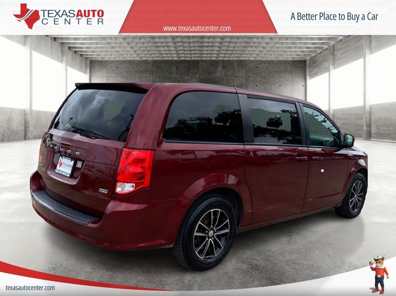 Dodge Grand Caravan Vehicle Full-screen Gallery Image 07