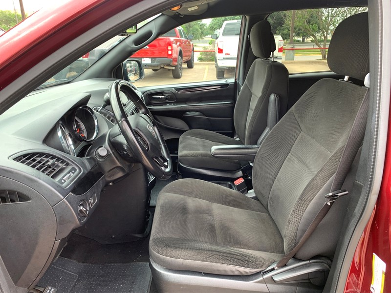 Dodge Grand Caravan Vehicle Full-screen Gallery Image 09