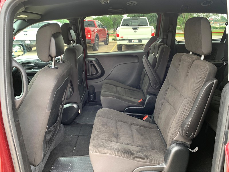 Dodge Grand Caravan Vehicle Full-screen Gallery Image 10
