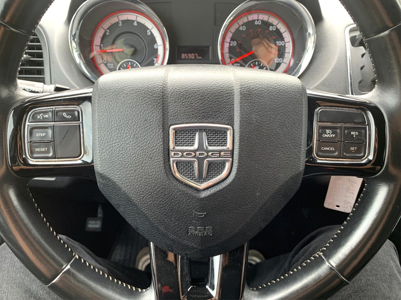 Dodge Grand Caravan Vehicle Full-screen Gallery Image 14