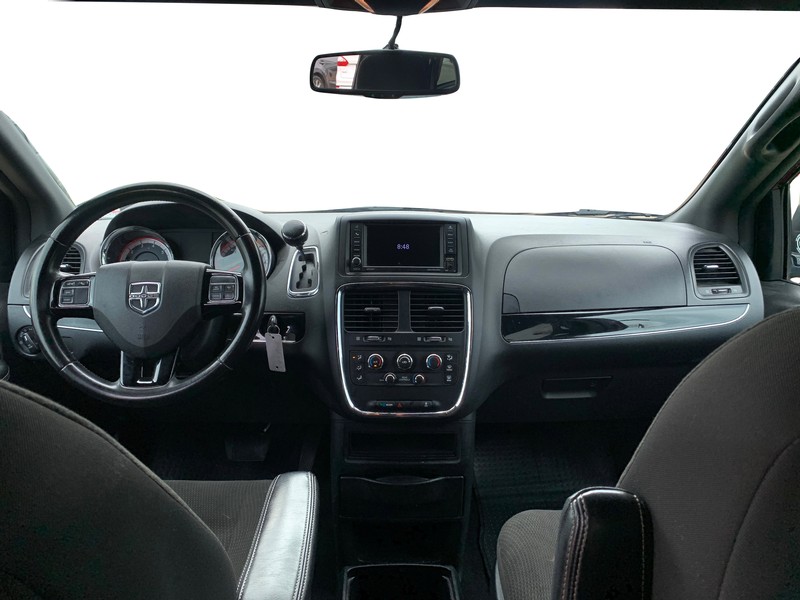 Dodge Grand Caravan Vehicle Full-screen Gallery Image 15