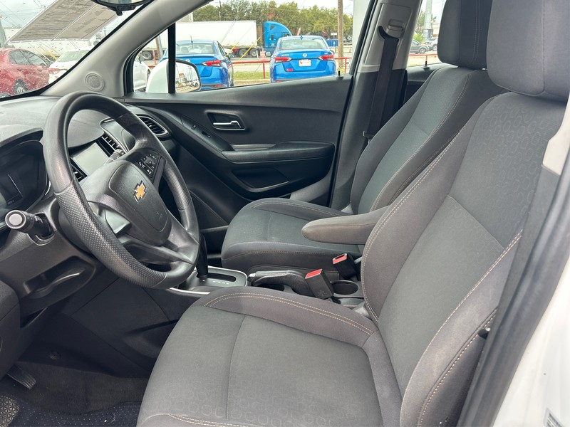 Chevrolet Trax Vehicle Full-screen Gallery Image 09