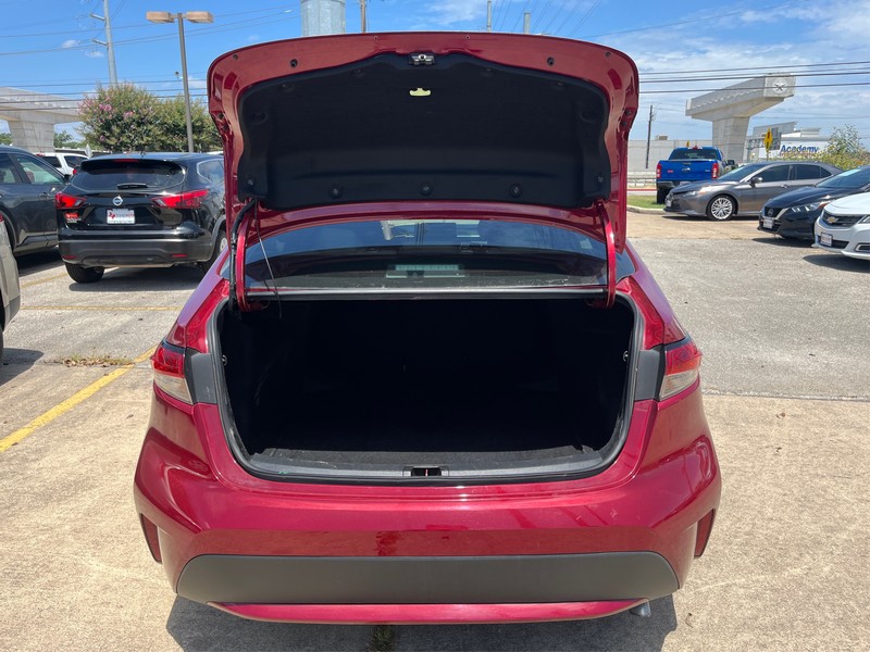 Toyota Corolla Vehicle Full-screen Gallery Image 8