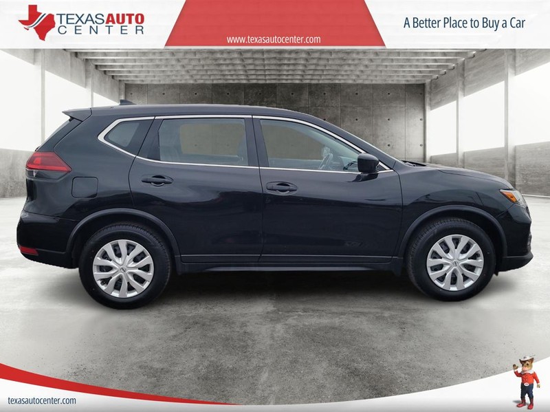 Nissan Rogue Vehicle Full-screen Gallery Image 02