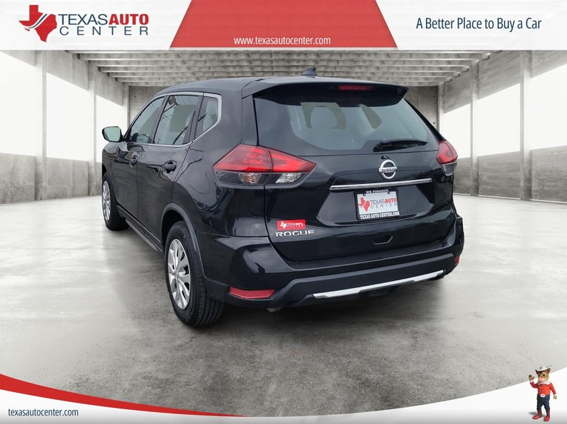 Nissan Rogue Vehicle Full-screen Gallery Image 03