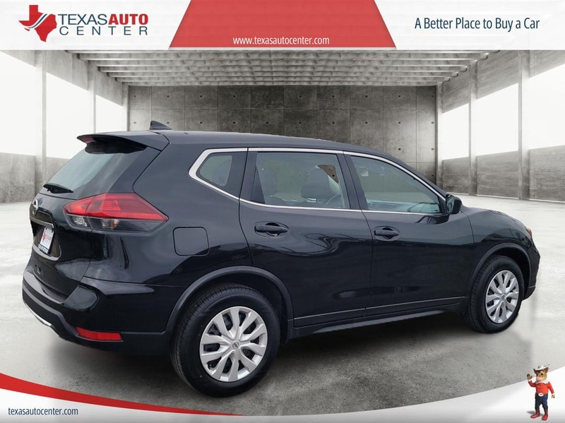 Nissan Rogue Vehicle Full-screen Gallery Image 05