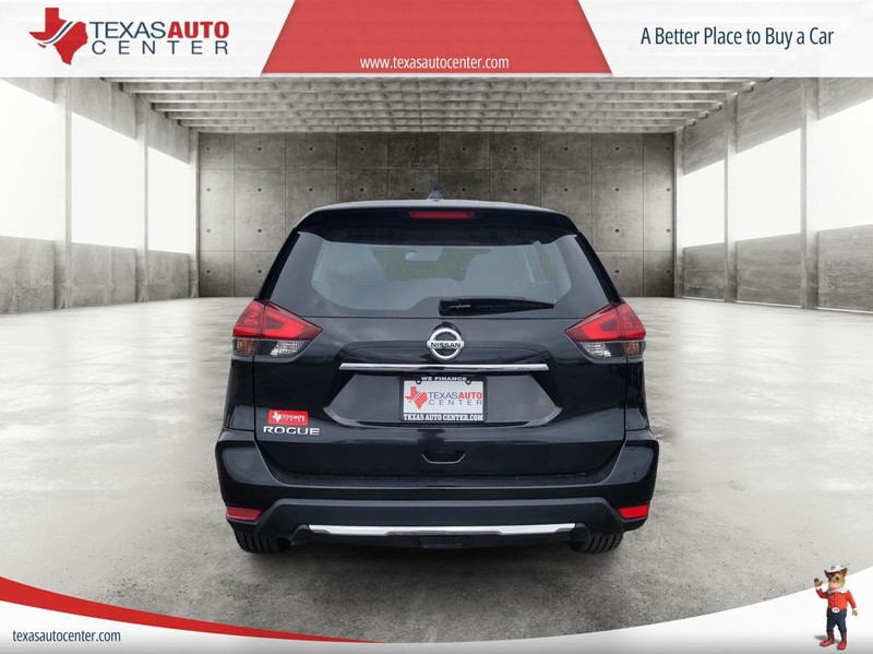 Nissan Rogue Vehicle Full-screen Gallery Image 06