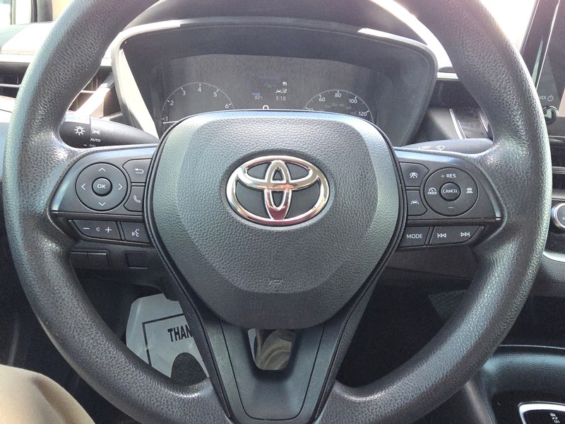 Toyota Corolla Vehicle Full-screen Gallery Image 13