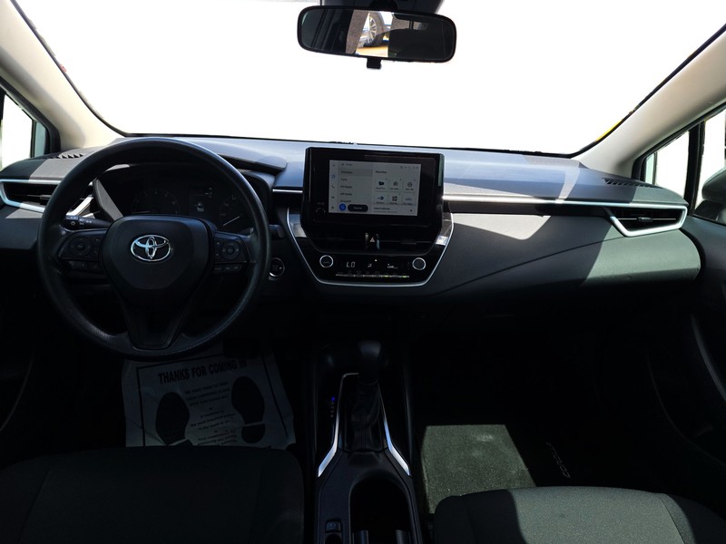 Toyota Corolla Vehicle Full-screen Gallery Image 15