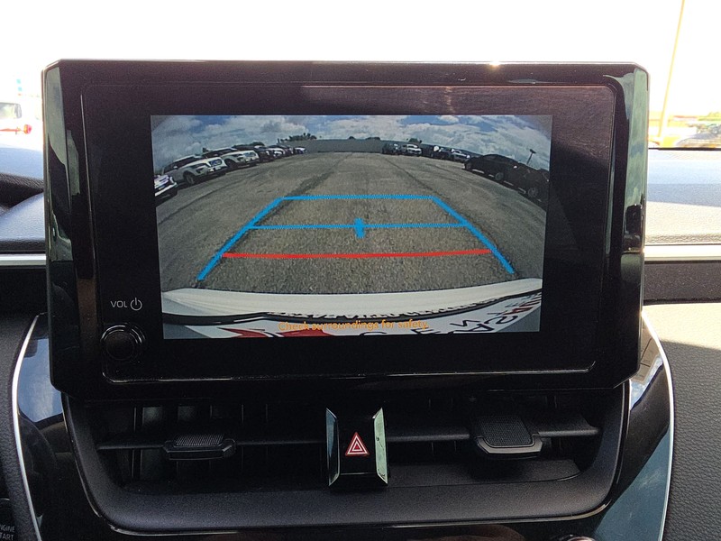 Toyota Corolla Vehicle Full-screen Gallery Image 16