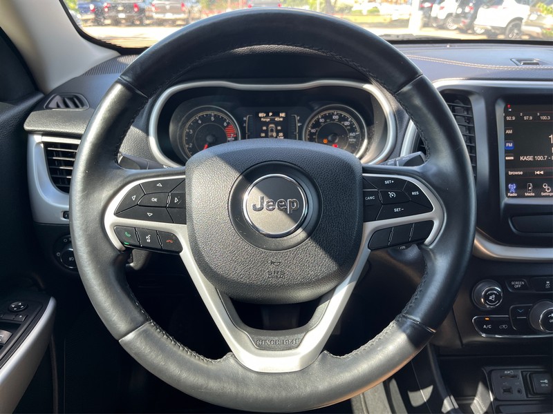 Jeep Cherokee Vehicle Full-screen Gallery Image 14