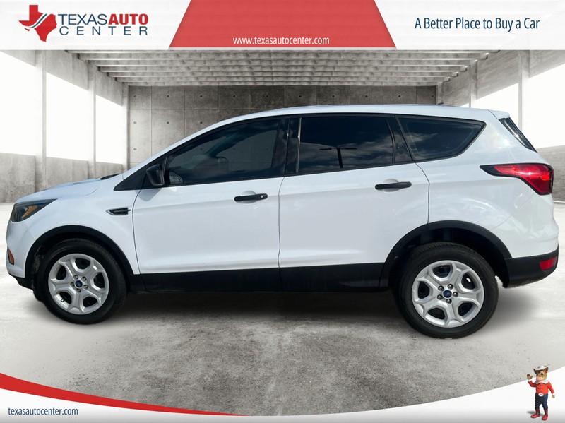 Ford Escape Vehicle Full-screen Gallery Image 5