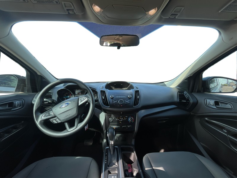 Ford Escape Vehicle Full-screen Gallery Image 16
