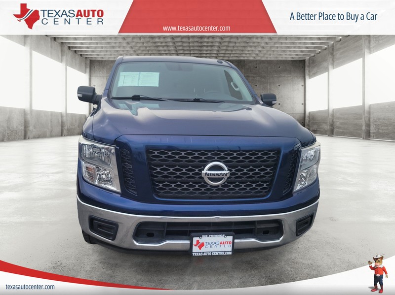 Nissan Titan Vehicle Full-screen Gallery Image 03