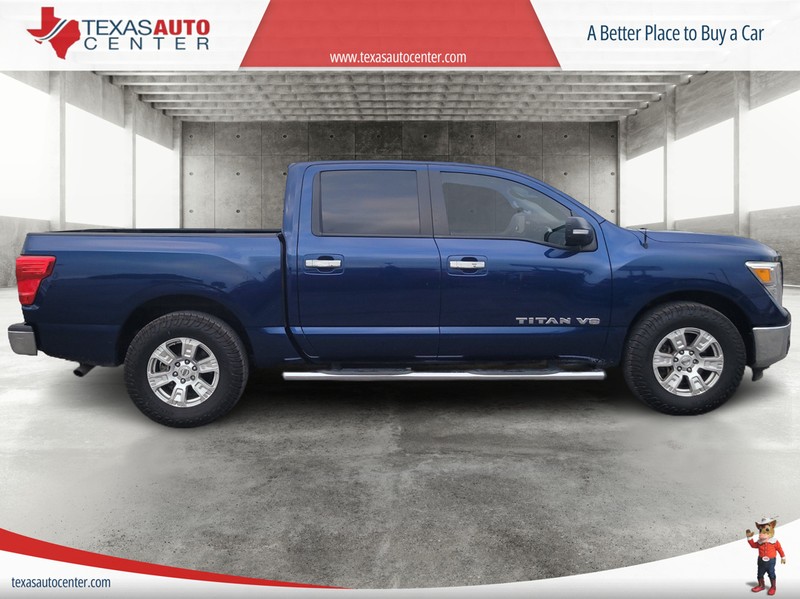 Nissan Titan Vehicle Full-screen Gallery Image 04