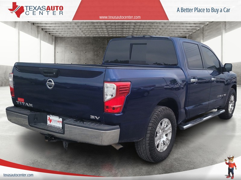 Nissan Titan Vehicle Full-screen Gallery Image 07