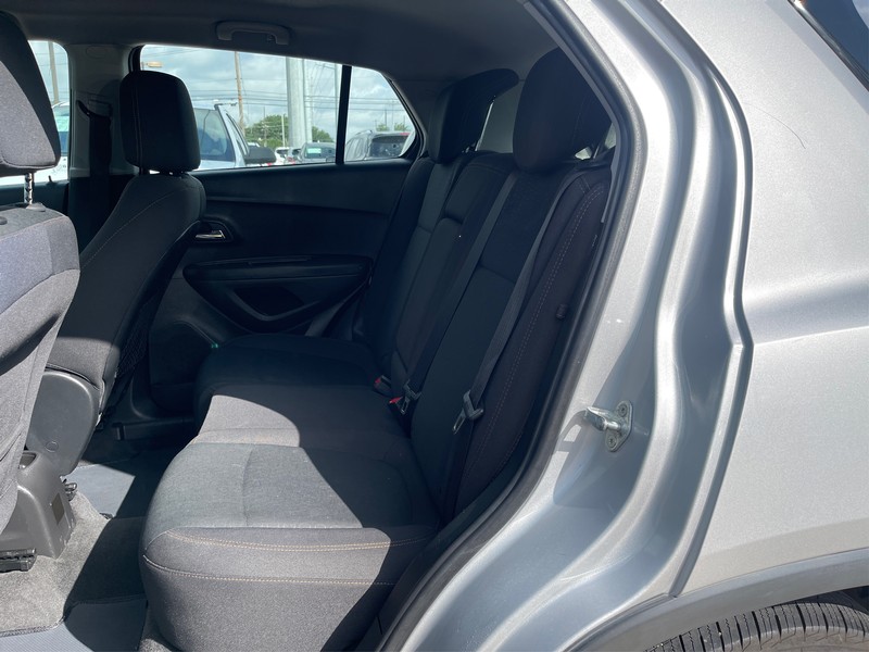 Chevrolet Trax Vehicle Full-screen Gallery Image 09