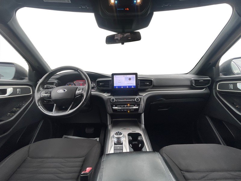 Ford Explorer Vehicle Full-screen Gallery Image 14